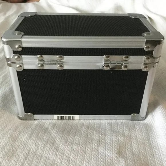 VAULTZ Lockbox with Key 3 x 5 Storage Box NEW - Picture 3 of 8